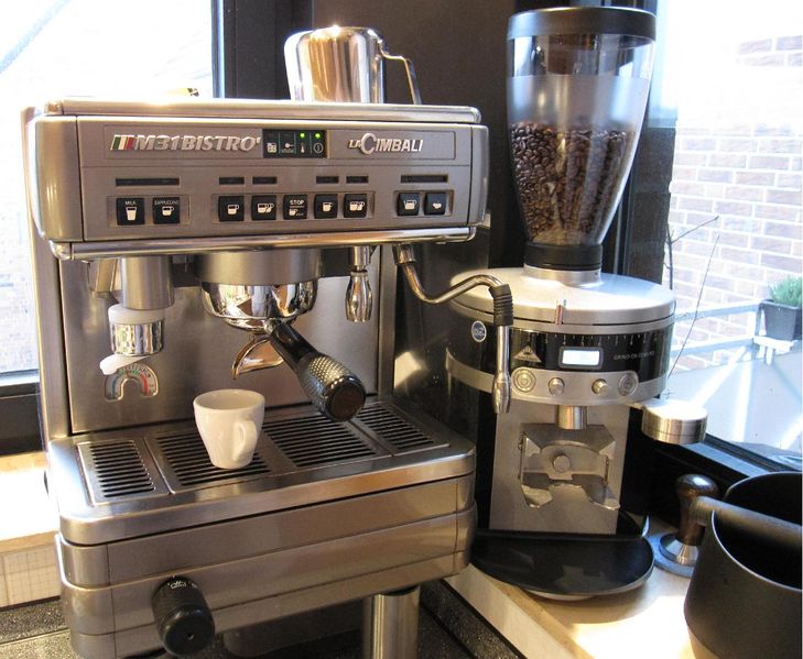 Datei:Team Cimbali.jpg