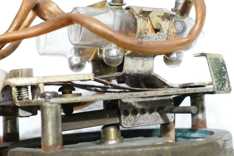 Datei:Quecksilber-Pressostat Details 3.jpg