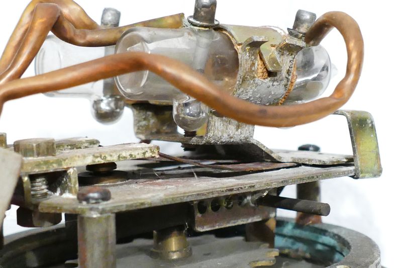 Datei:Quecksilber-Pressostat Details 2.jpg