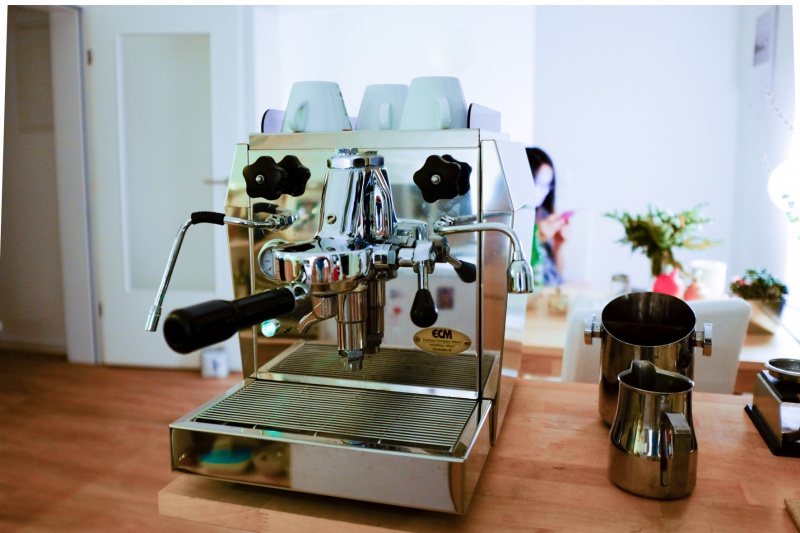 Datei:Technika 2 mit Espresso Company Milano Badge BJ2007.jpg