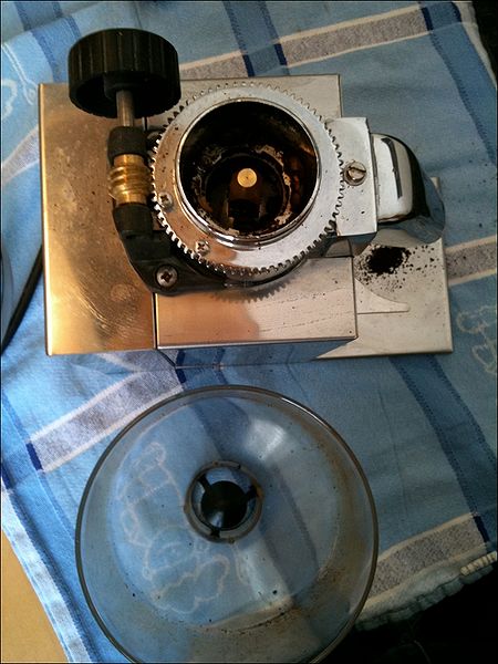 Datei:03-Demoka cleaning Trichterab.jpg