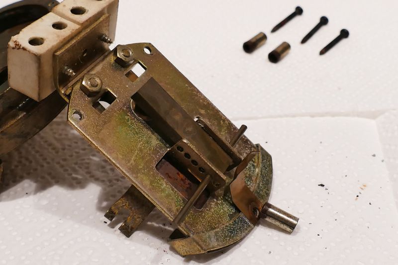 Datei:Quecksilber-Pressostat demontierte Wippe.jpg