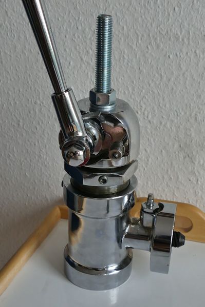 Datei:Gaggia Milano Handhebelgruppe 011.jpg