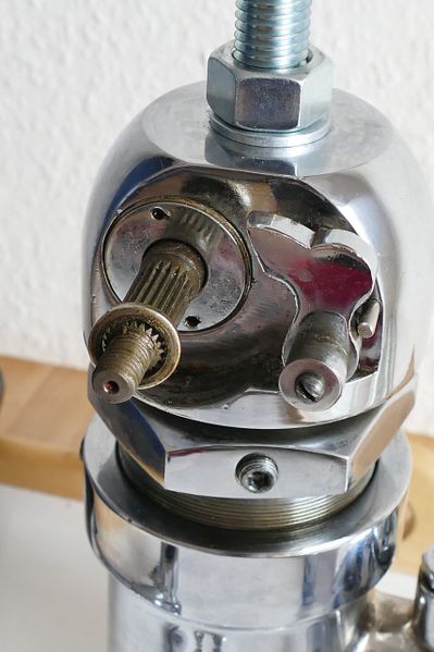 Datei:Gaggia Milano Handhebelgruppe 013.jpg