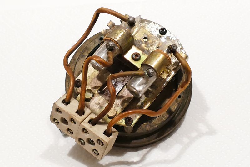 Datei:Quecksilber-Pressostat Details 6.jpg
